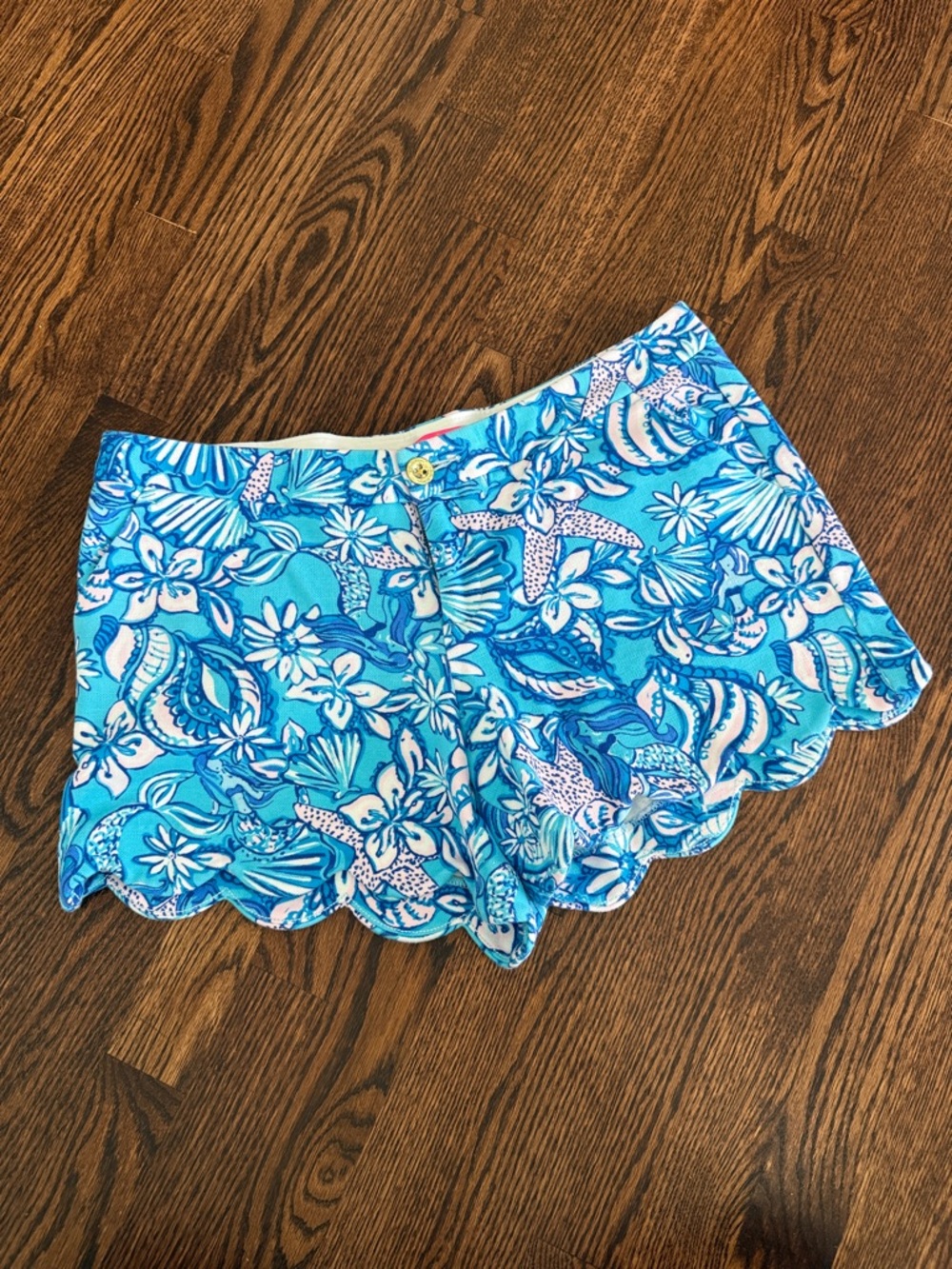 Blue Floral Scallop Hem Women’s Shorts